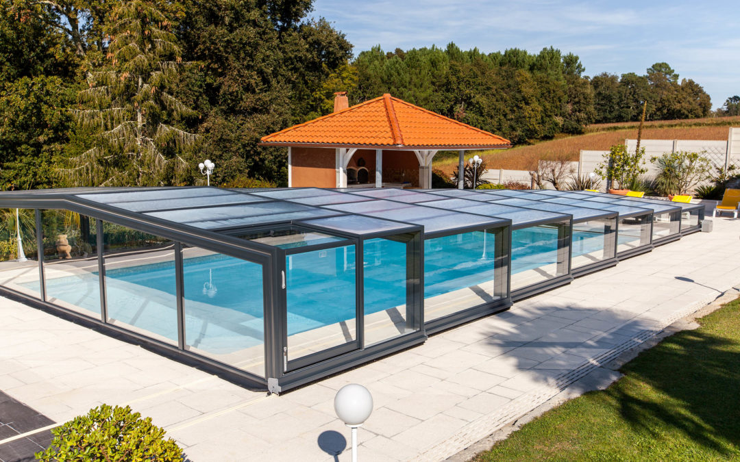 Optimo : l’abri de piscine télescopique mi-haut